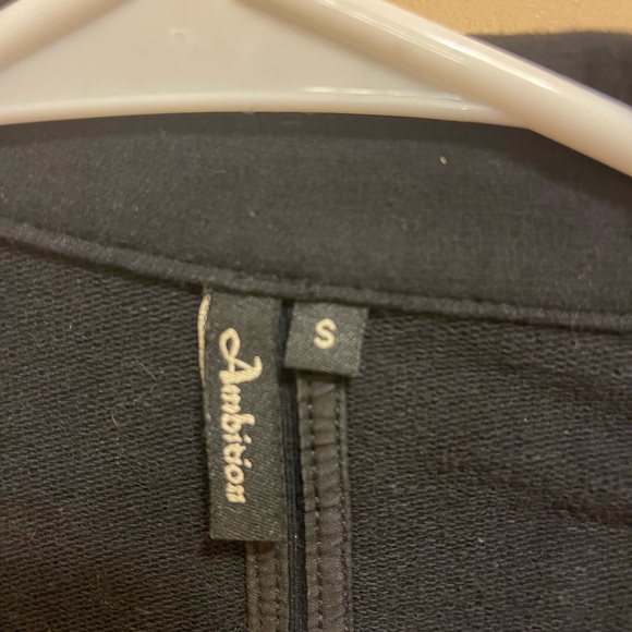 Cute Cropped Black Blazer! - Picture 3 of 7